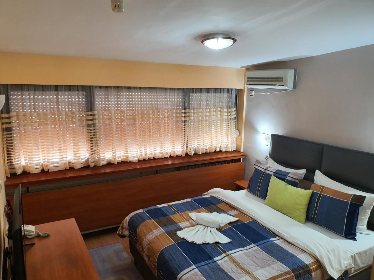 Hotel Square سكوبجي المظهر الخارجي الصورة